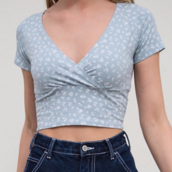 Brandy Melville Tops - Rare Brandy Melville Blue Floral Amara Top